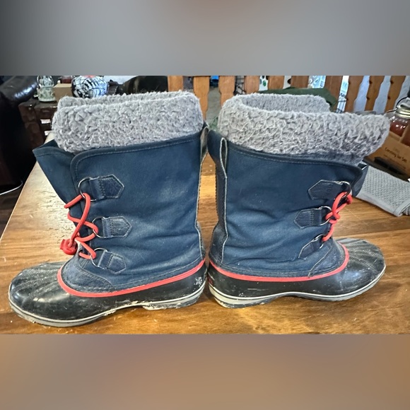 Sorrel snow boots. Size 6. Good condition. - Picture 4 of 6